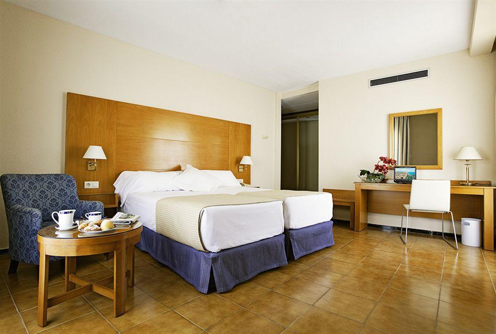 Tryp Ciudad De Alicante Hotel Номер фото